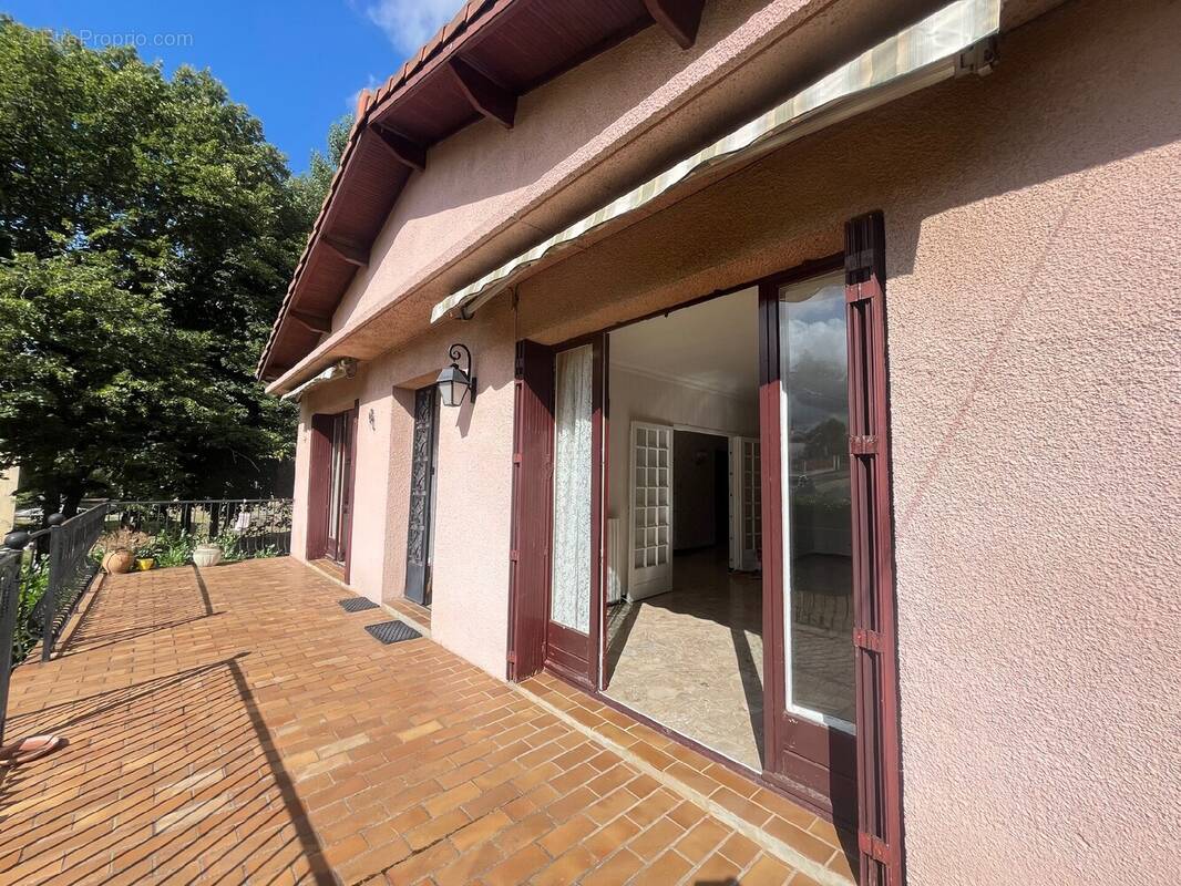 Maison à LA SALVETAT-SAINT-GILLES