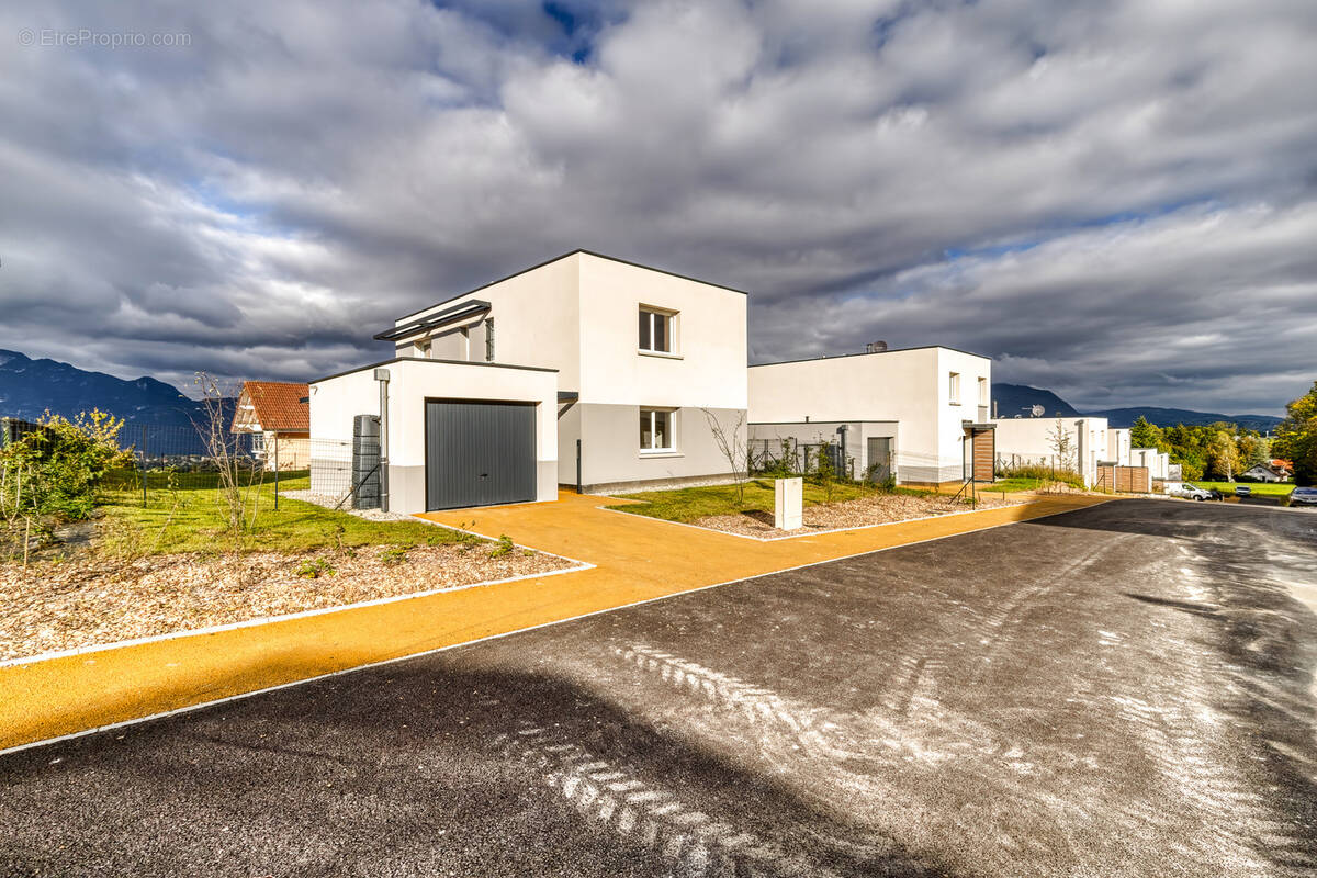 Maison à MOUXY