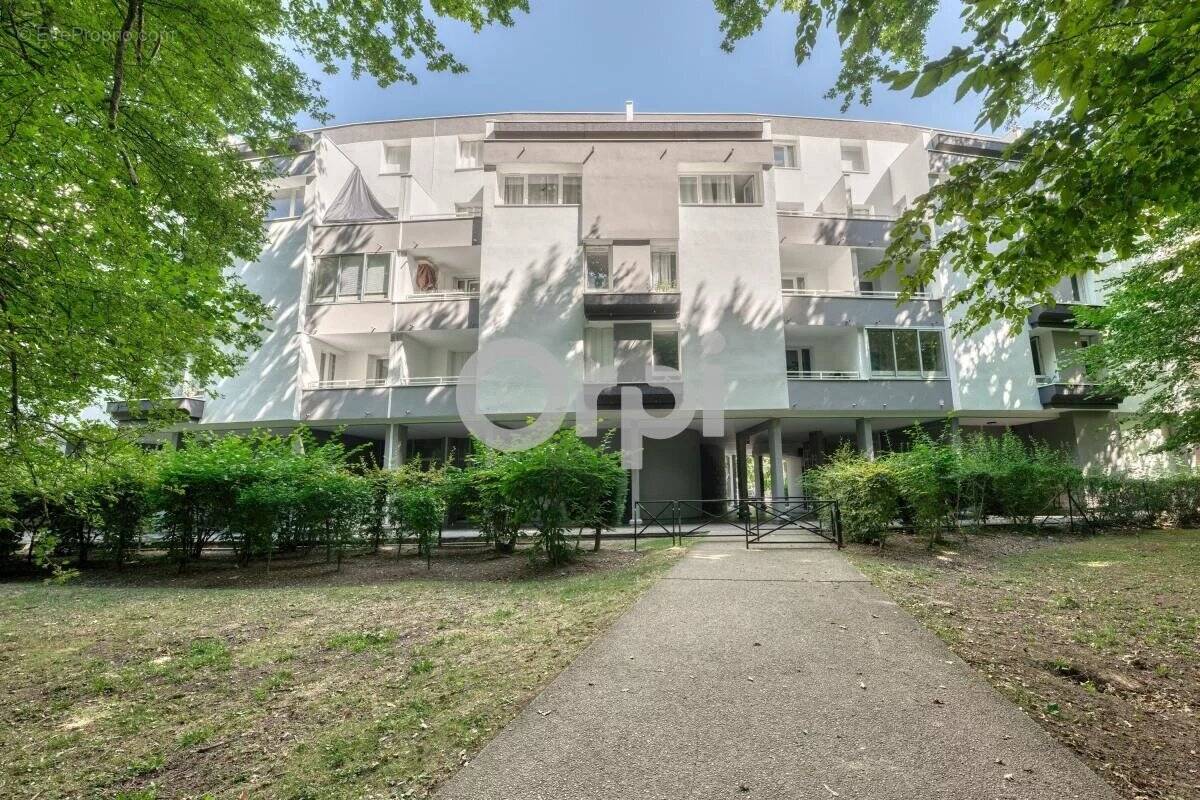 Appartement à CHAMPS-SUR-MARNE