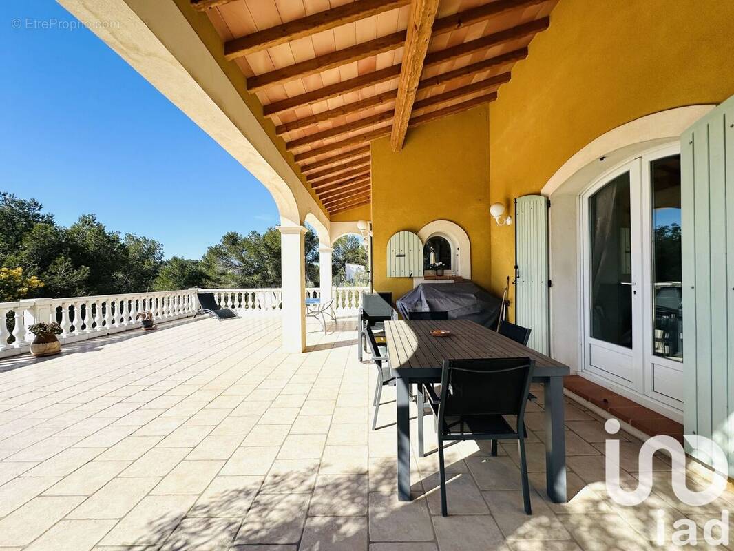 Photo 1 - Maison à ENSUES-LA-REDONNE