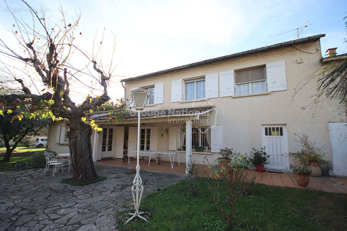 Maison à MONTEUX