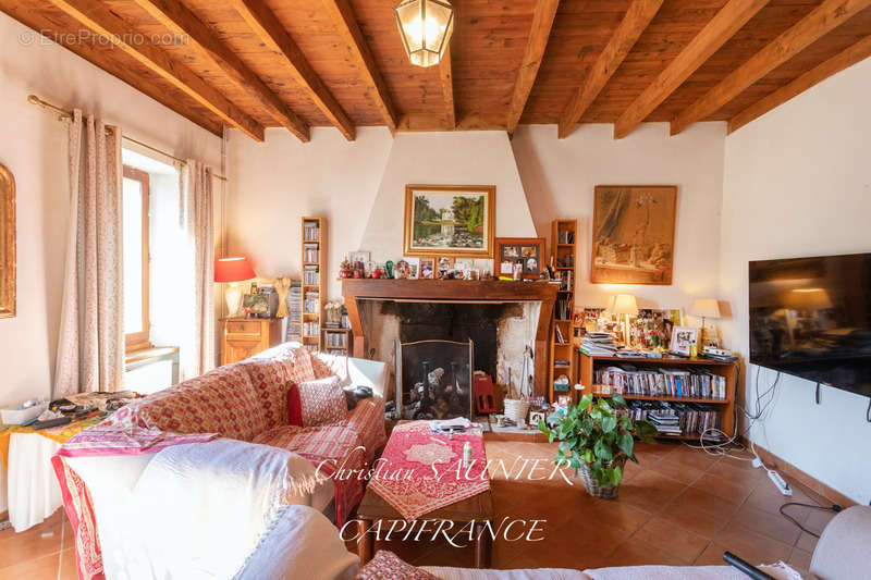 Maison à LA POMAREDE