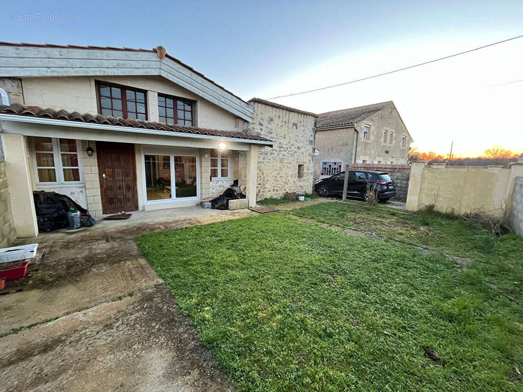 Maison à SAINT-ANDRE-DE-CUBZAC