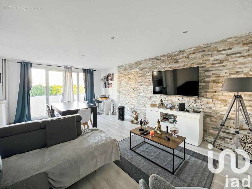 Photo 1 - Appartement à VIGNEUX-SUR-SEINE