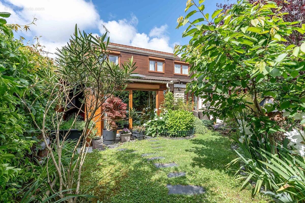 Maison à CHAMPIGNY-SUR-MARNE