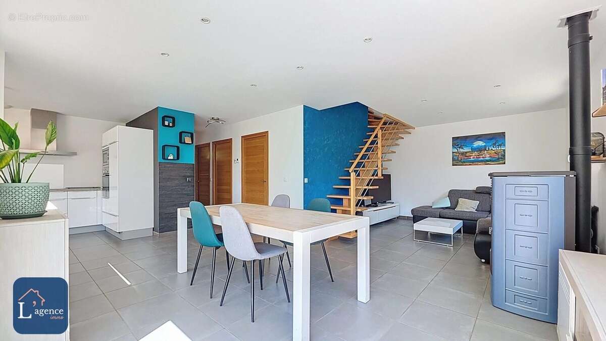 Maison à PREVESSIN-MOENS
