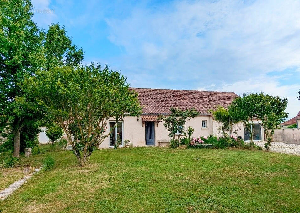 Maison à NOIRON-SOUS-GEVREY