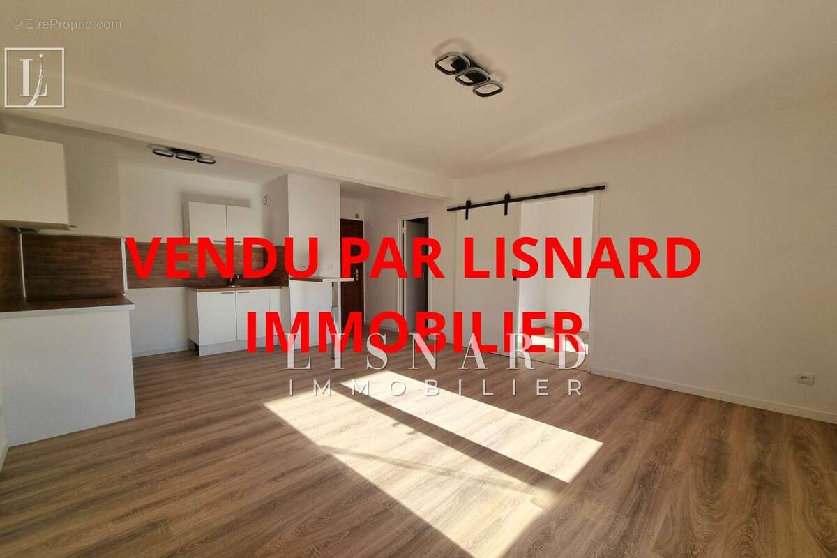 Appartement à VALLAURIS