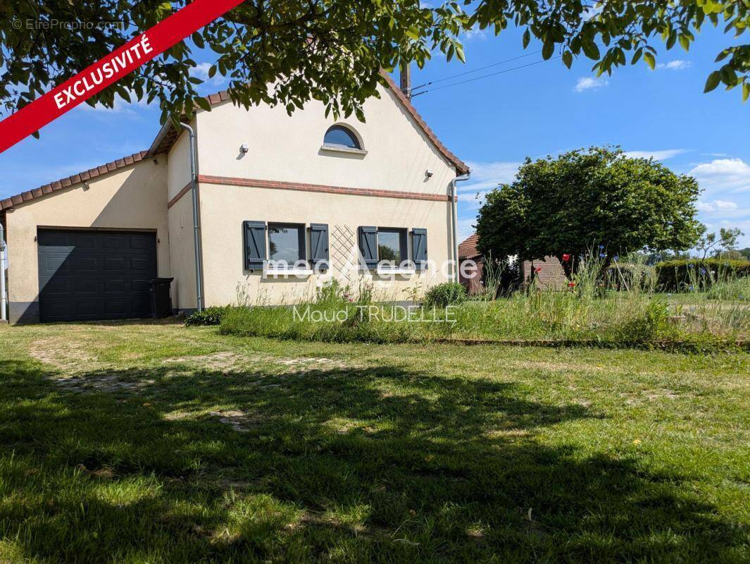 Maison à CERANS-FOULLETOURTE