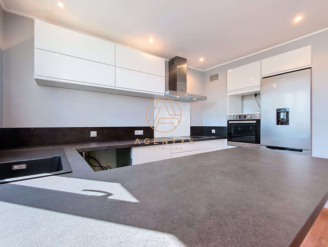 Appartement à SAINT-MAUR-DES-FOSSES