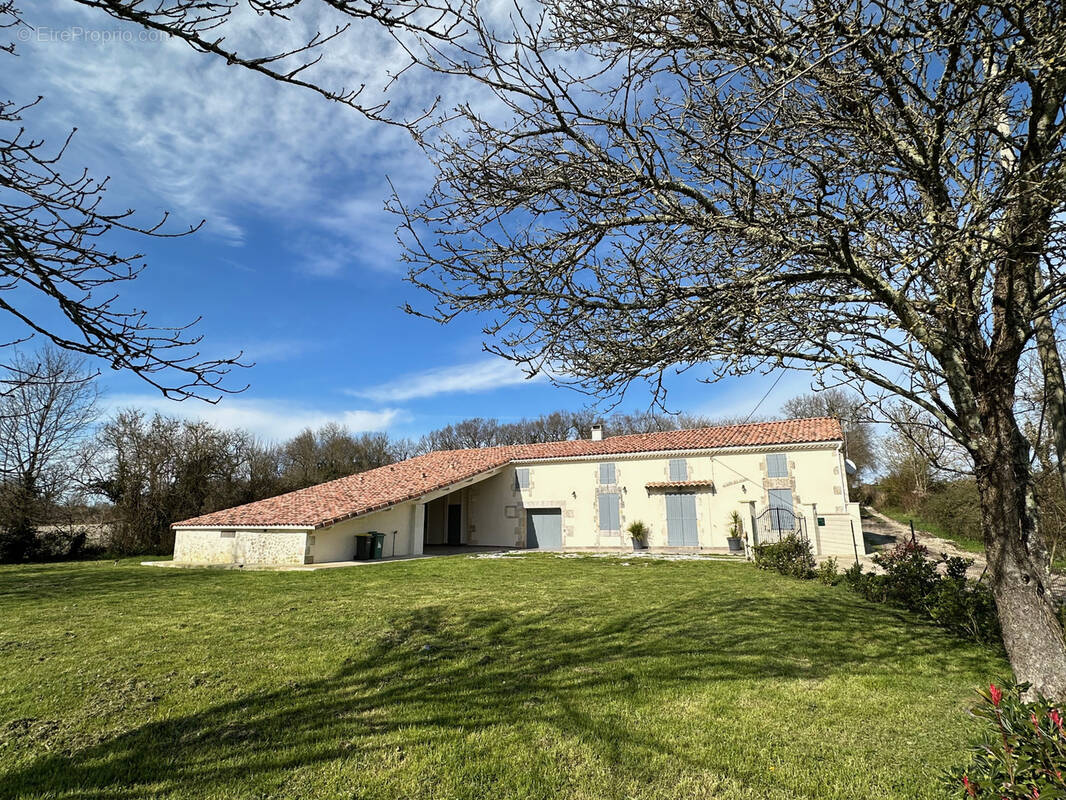 Maison à COZES