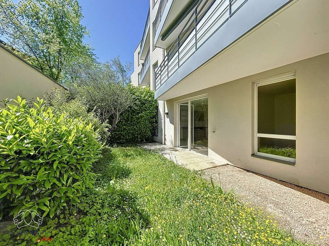 Appartement à SATHONAY-CAMP