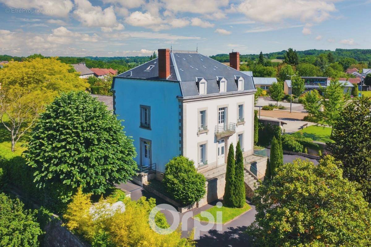 Maison à SAINT-SULPICE-LAURIERE