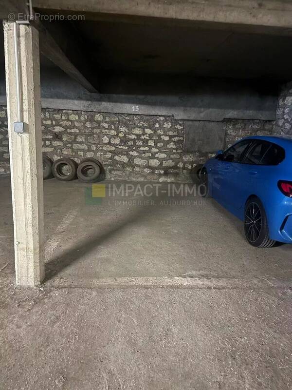Parking à COURBEVOIE