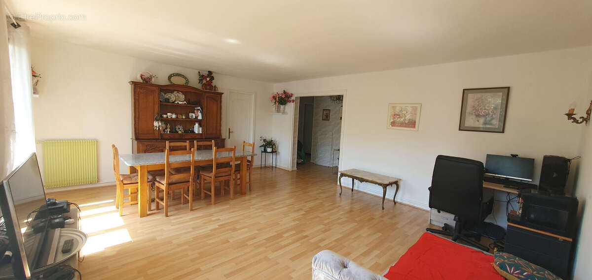 Appartement à L&#039;HAY-LES-ROSES