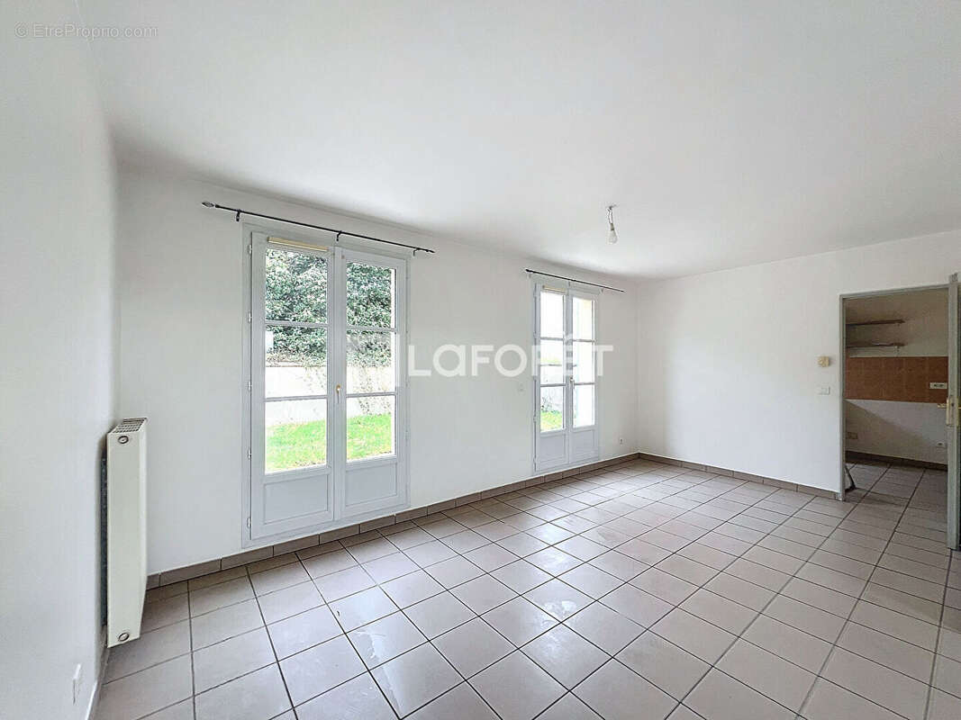Maison à LINAS
