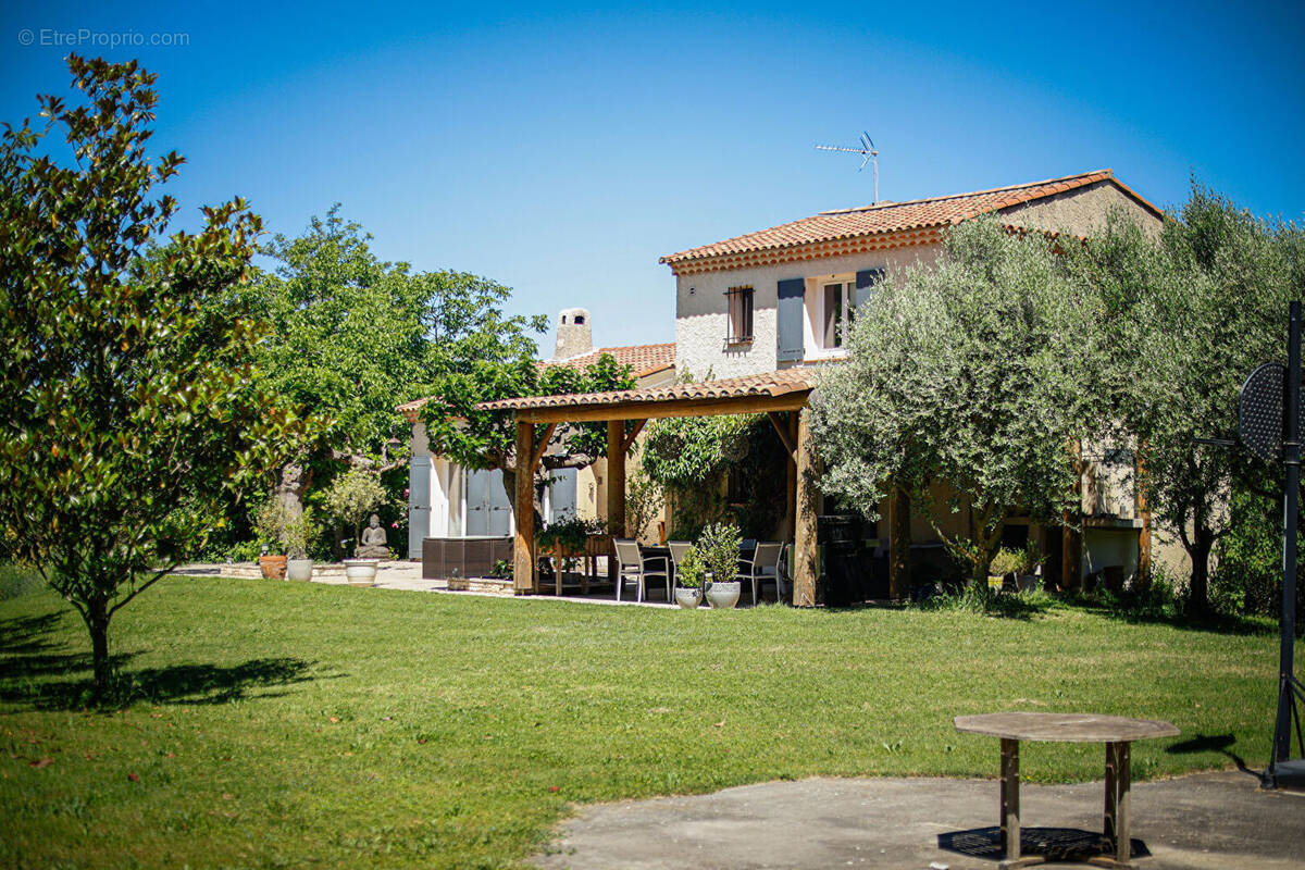 Photo 1 - Maison à SIMIANE-COLLONGUE