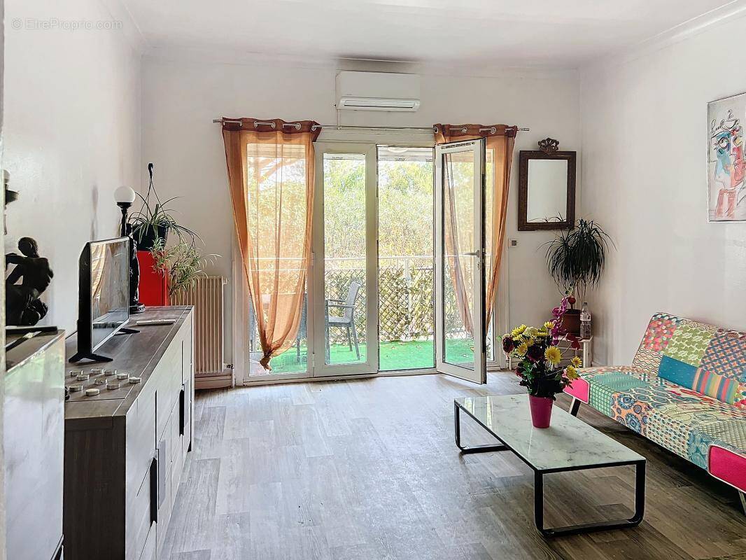 Appartement à PUGET-SUR-ARGENS