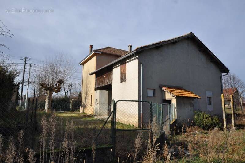 Maison à LAPEYROUSE-MORNAY