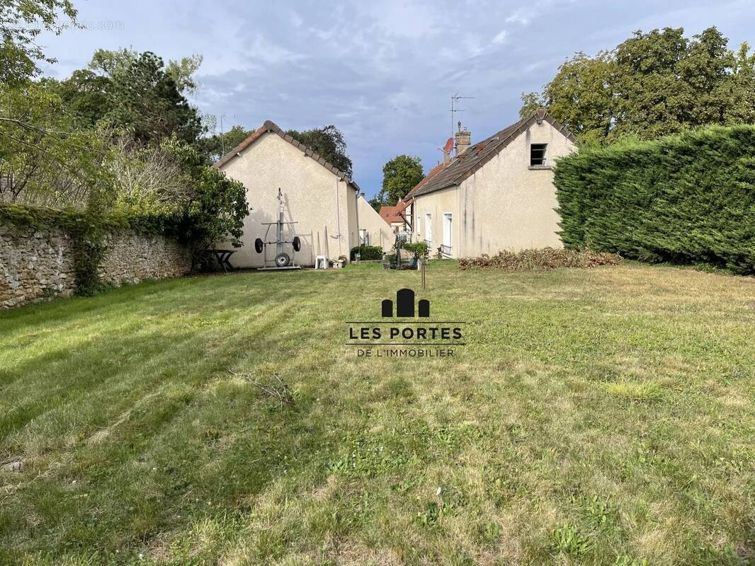 Maison à VERT-LE-GRAND