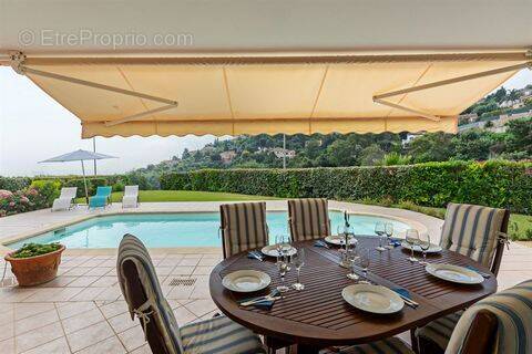 Appartement à MANDELIEU-LA-NAPOULE