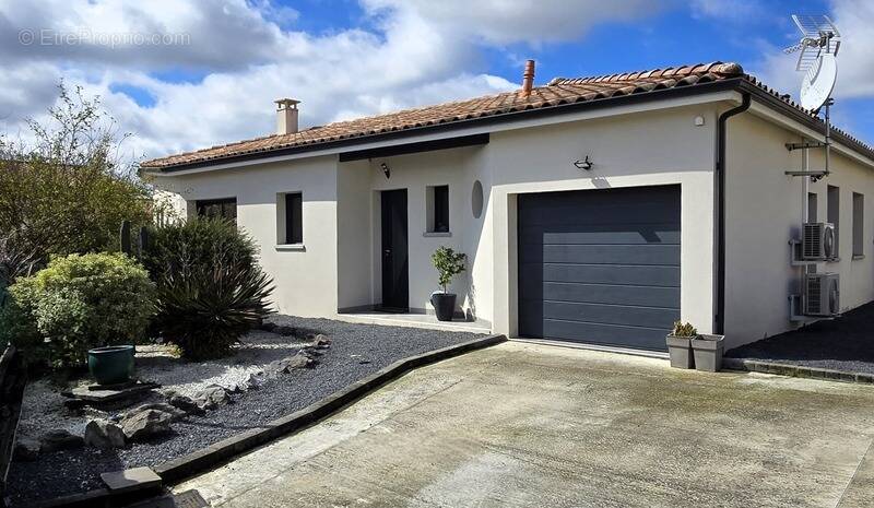 Maison à SAINT-LOUP-CAMMAS