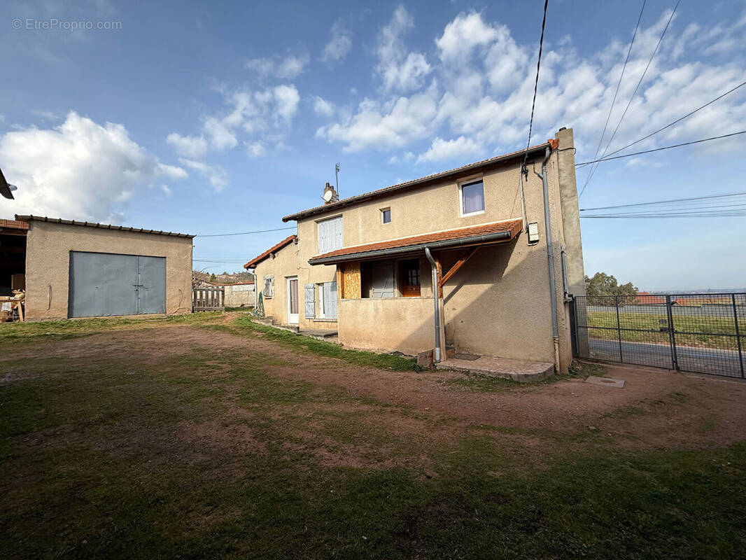 Maison à AMBIERLE