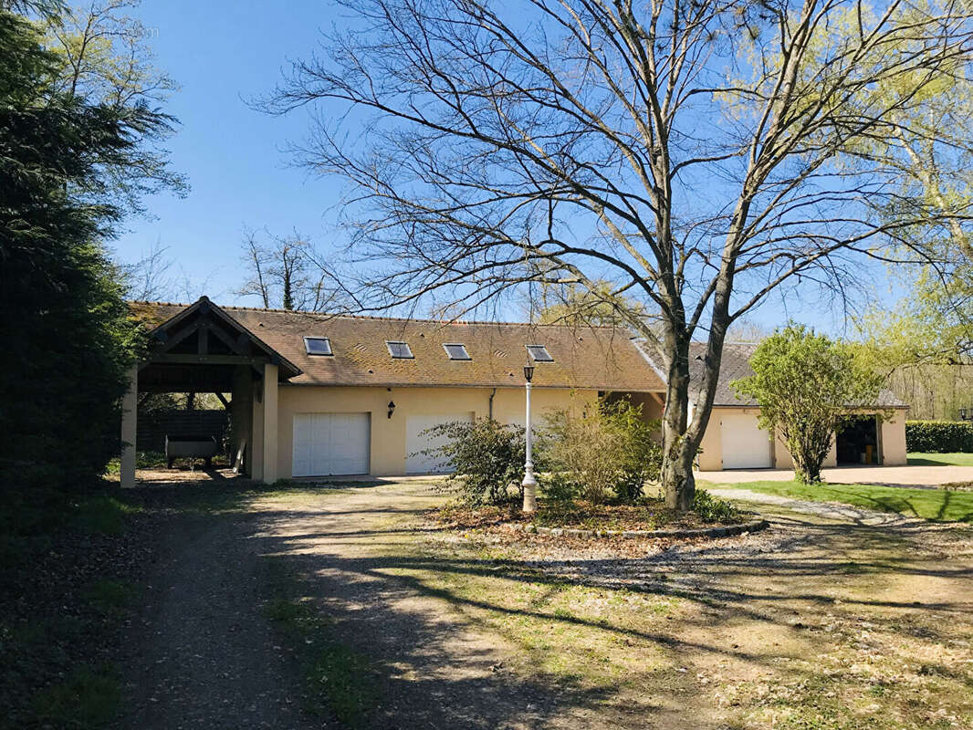 Maison à DAMPIERRE-SUR-AVRE