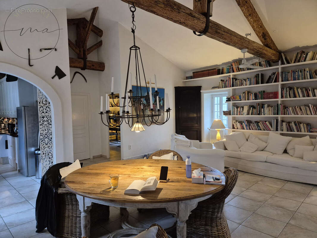Maison à CABREROLLES