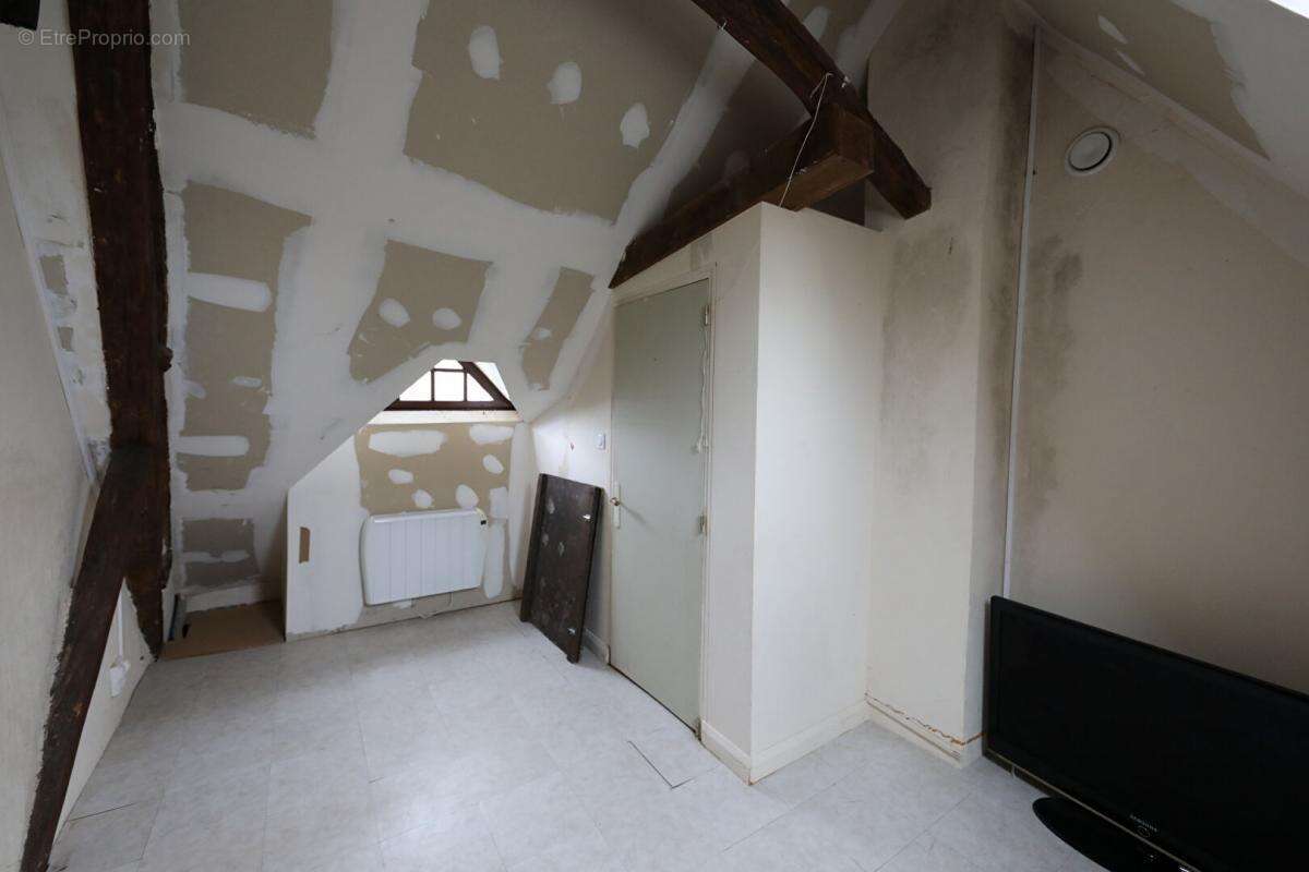 Maison à LE CHARME