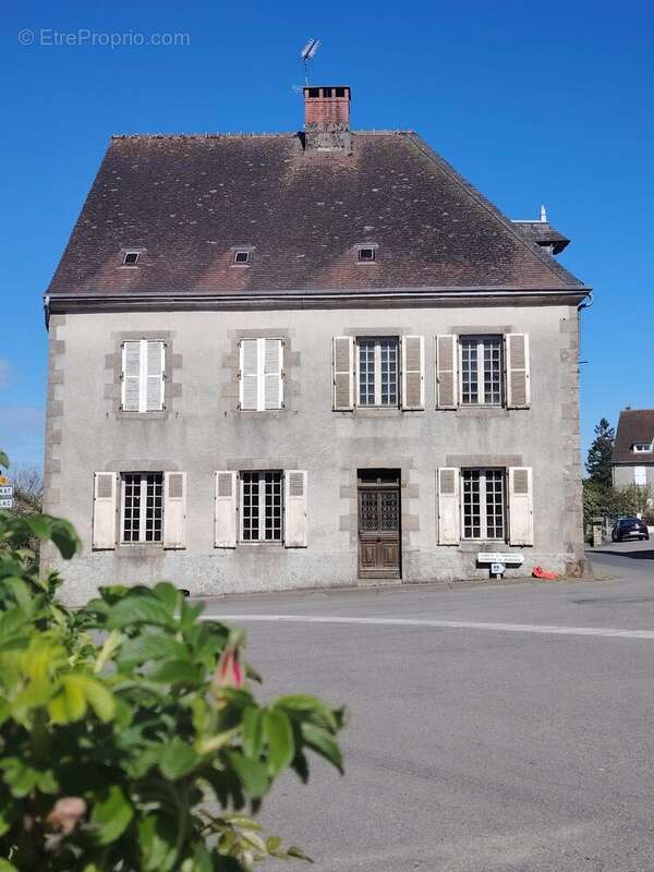 Maison à CHATELUS-MALVALEIX