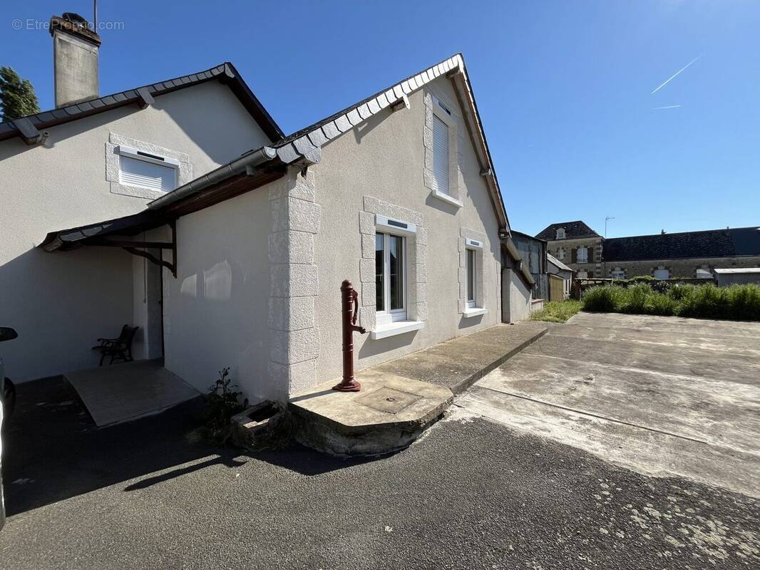 Maison à LAVARE