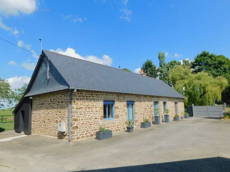 Maison à LA CHAPELLE-JANSON