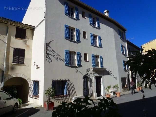 Appartement à COURSEGOULES