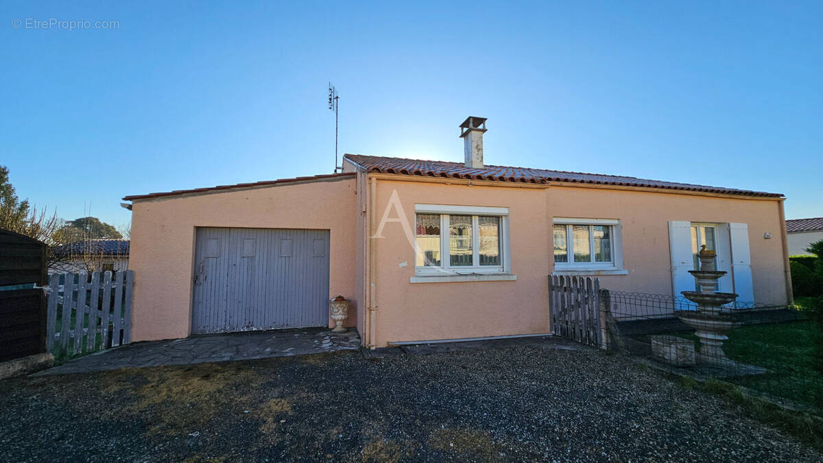 Maison à ECHILLAIS