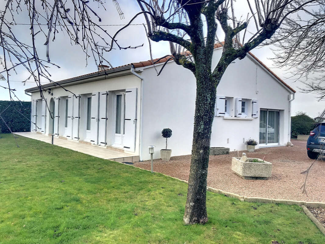 Maison à LANDEVIEILLE