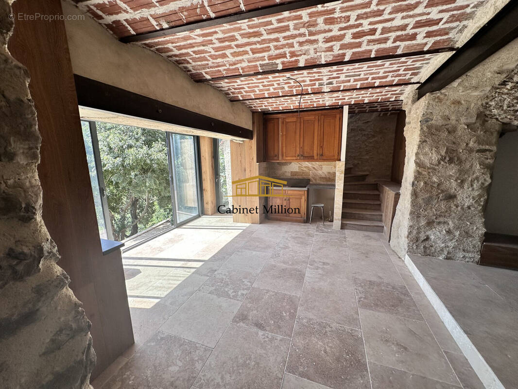 Maison à ROQUEBRUN