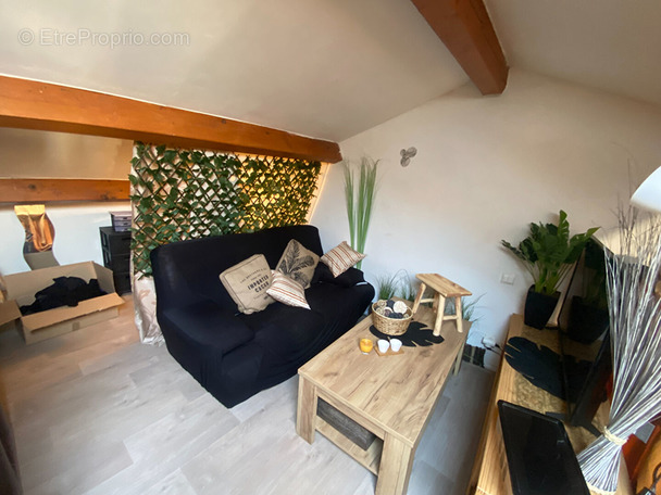 Appartement à SOLLIES-PONT