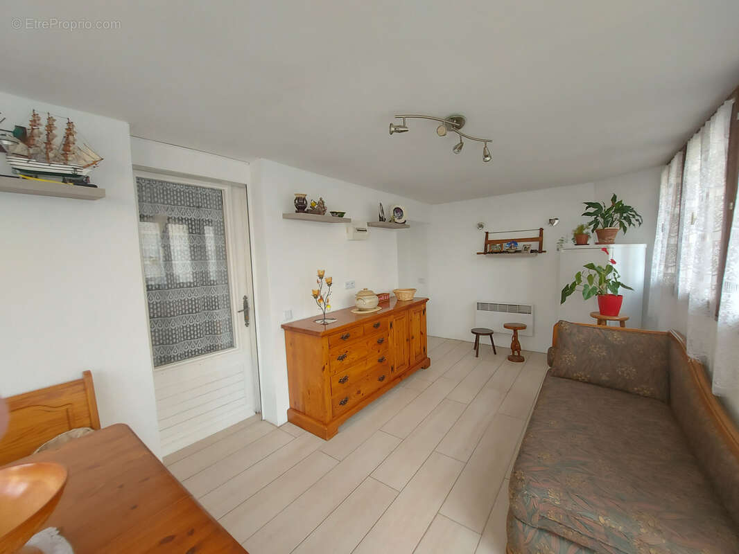 Maison à GUERNES