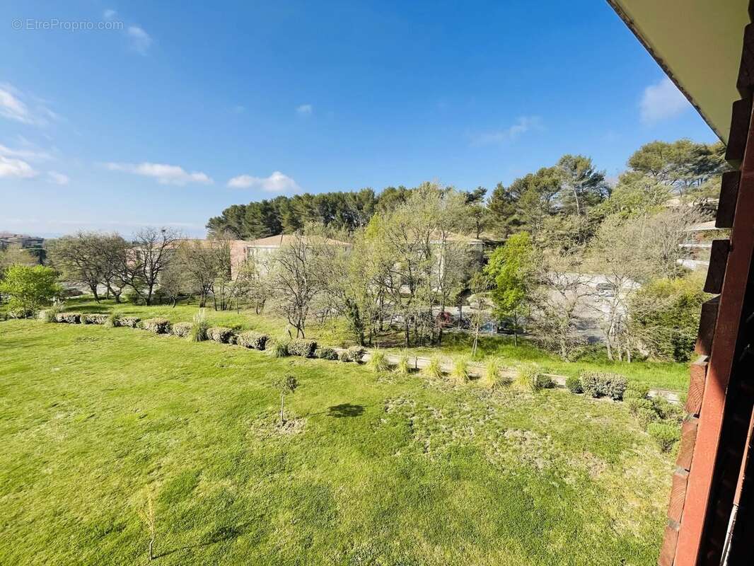 Appartement à VENELLES