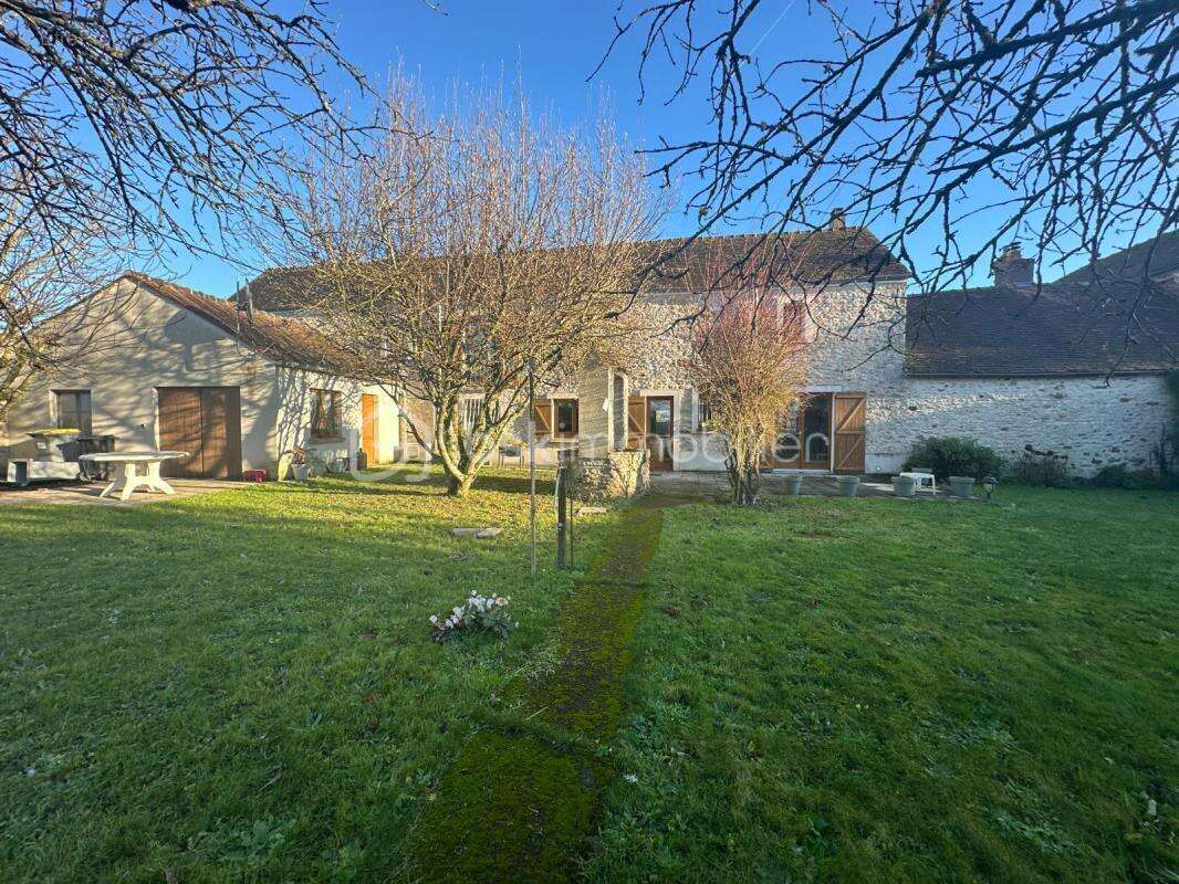 Maison à MACHAULT