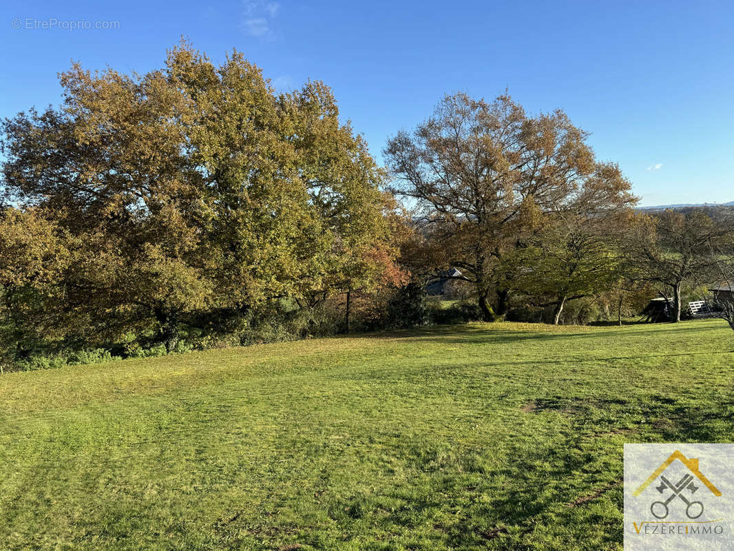 Terrain à ALLASSAC