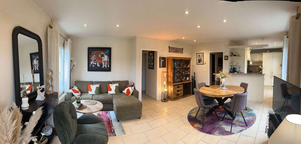 Appartement à LAMORLAYE
