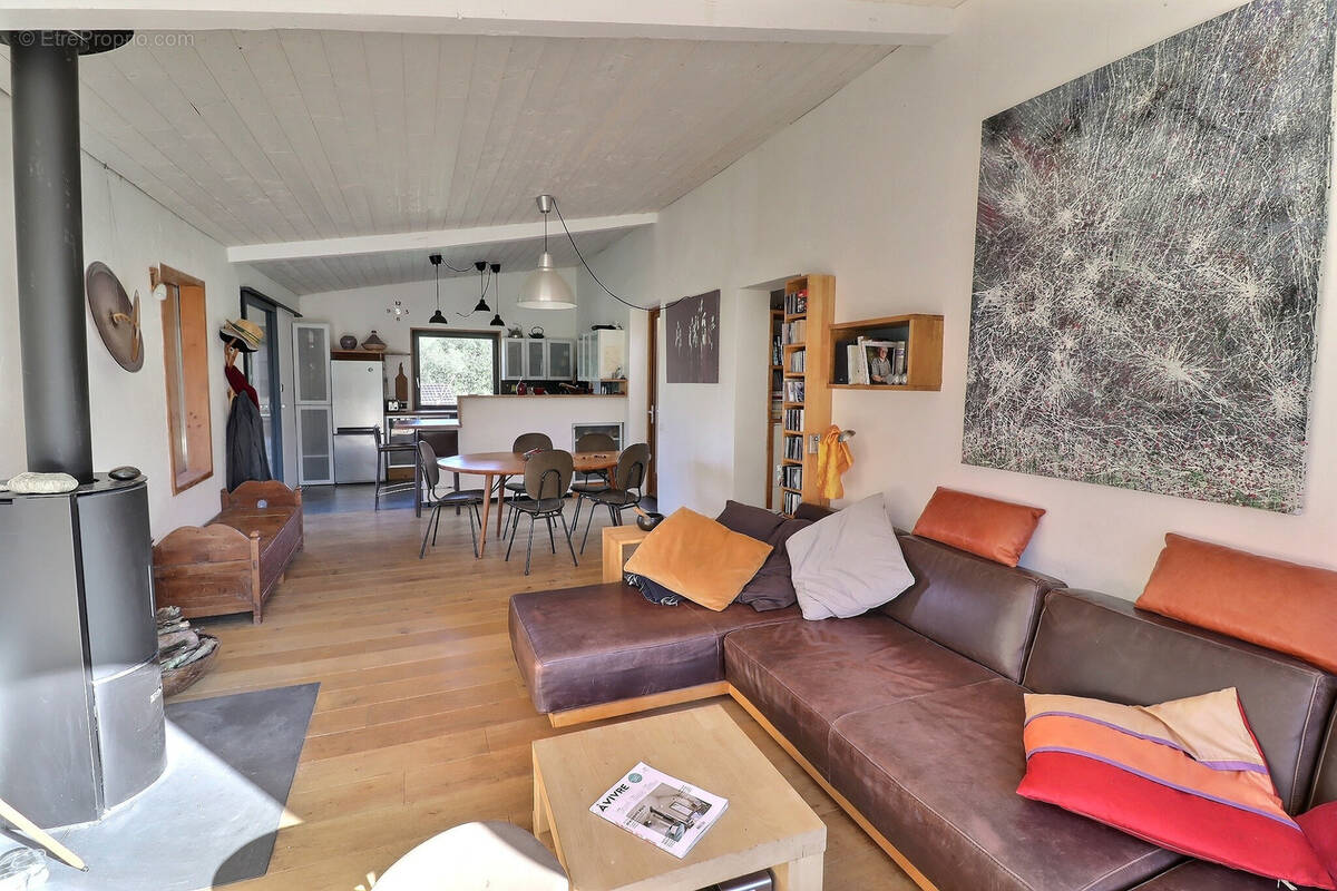 Maison à JUNAS