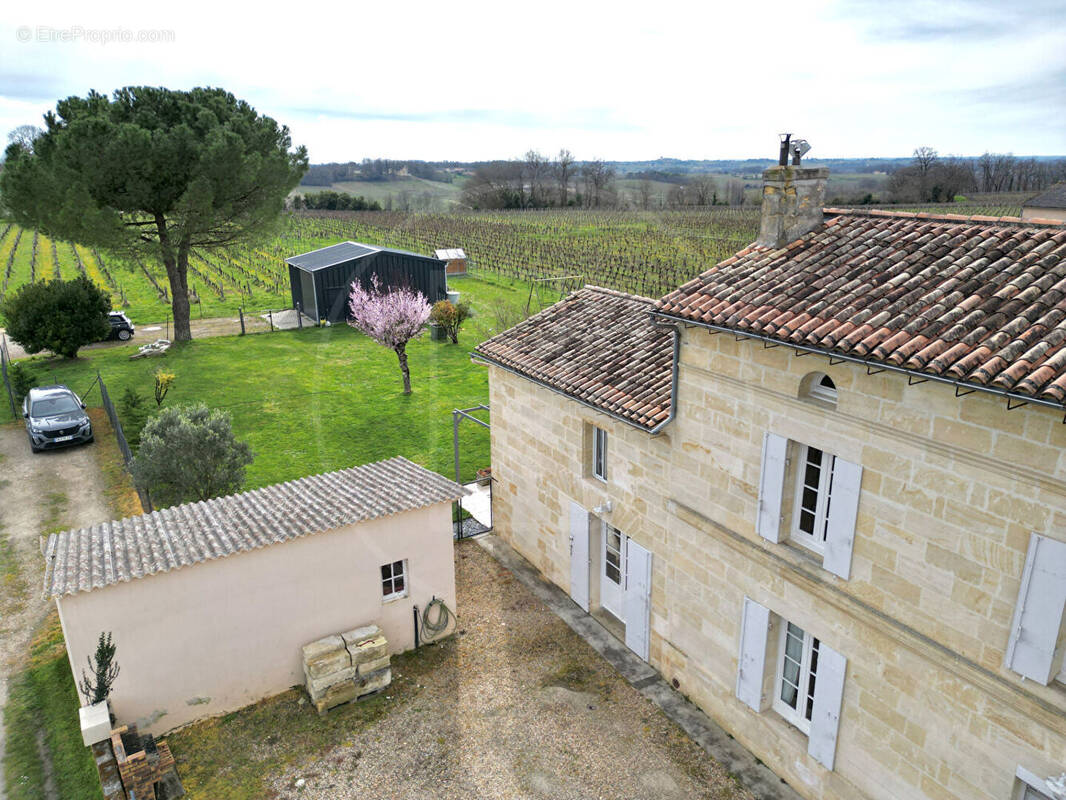 Maison à SAINT-EMILION