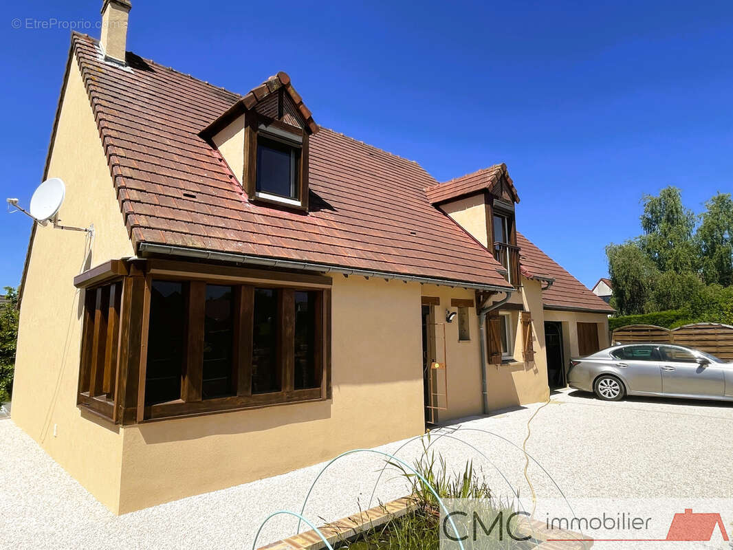 Maison à LE COUDRAY