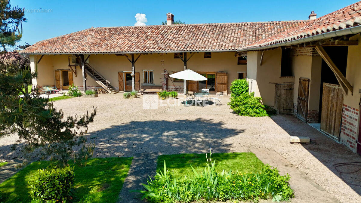 Maison à CHATILLON-SUR-CHALARONNE