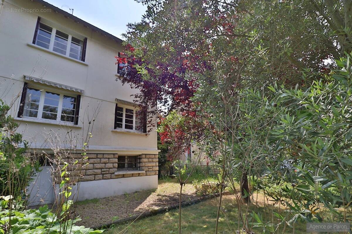 Maison à VERRIERES-LE-BUISSON