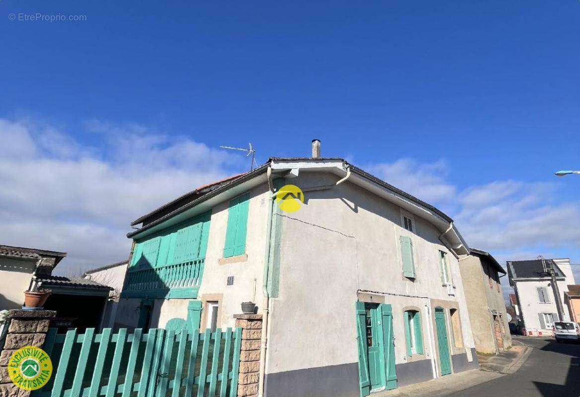 Maison à PUY-GUILLAUME