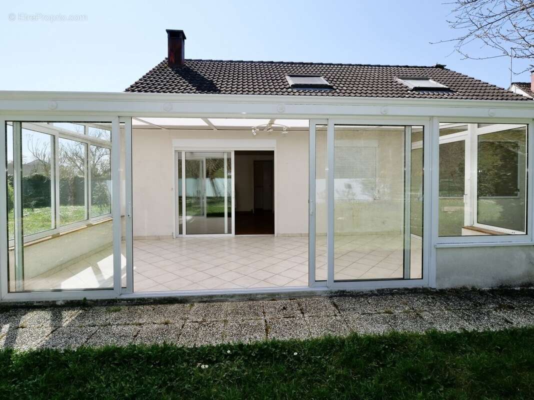 Maison à LE CHATELET-EN-BRIE